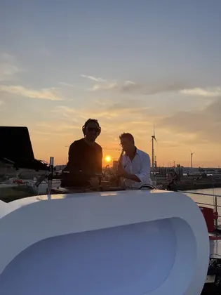 DJ LUVWAX photo 8